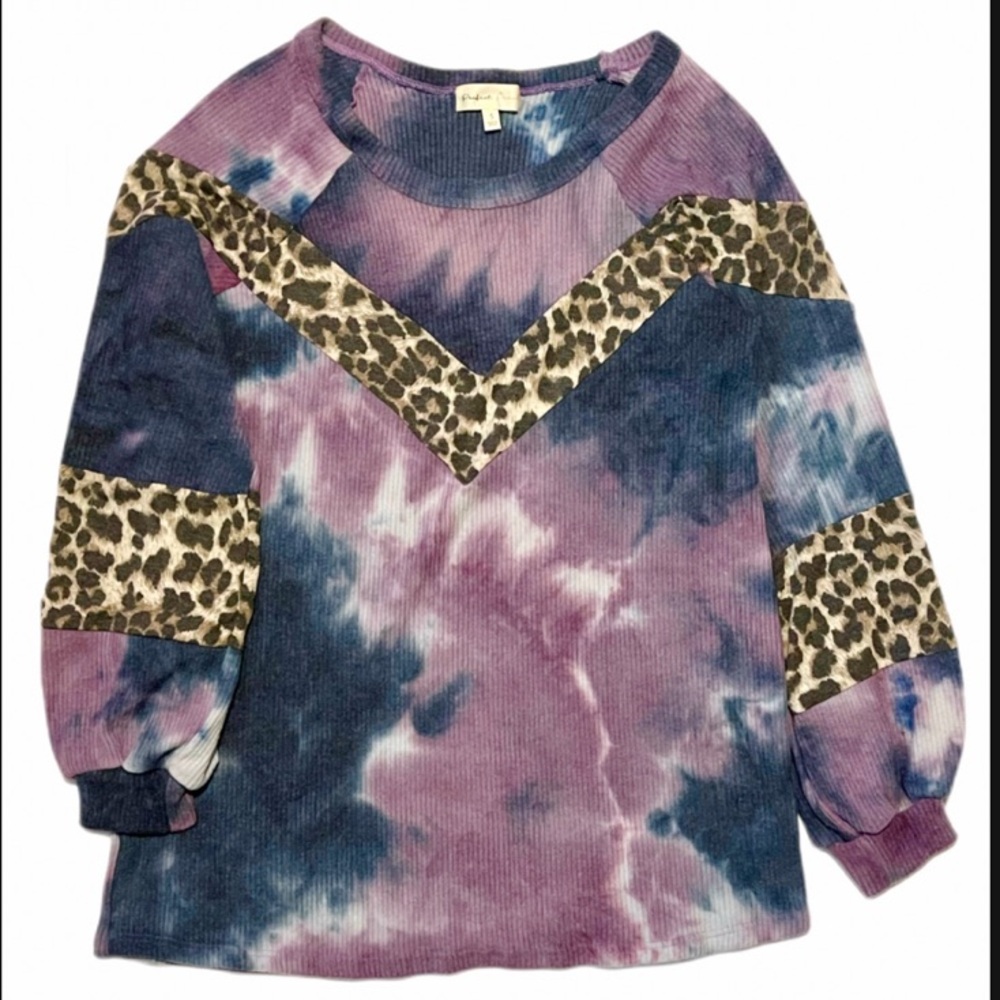 “NEW” 
Womens Tie-Dye and Leopard Print Long sleeve sweater
